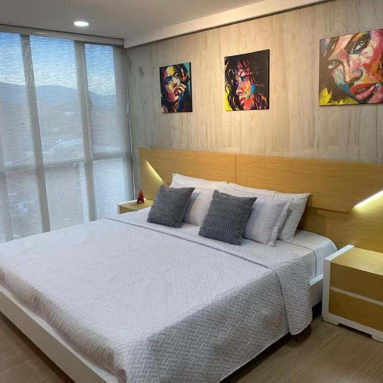 Centro de negocios 3 33 - One-Bedroom Apartment - 1