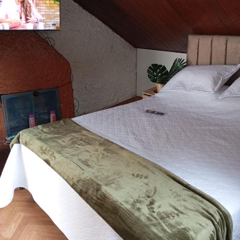 Casa Hotel Pontevedra - cerca a la clínica Shaio, - Habitación Doble con baño privado - 5