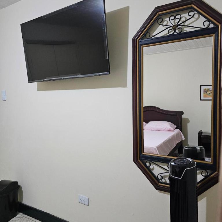 Ecos Y Sueños - Double Room with Shared Bathroom - 2