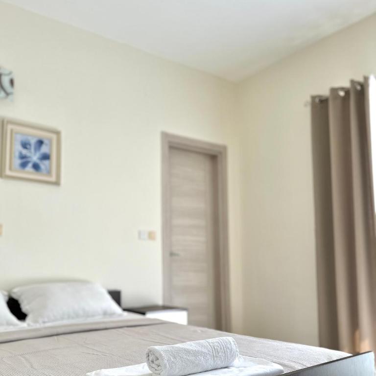 Aksa Apartments - Double Room with Balcony - 1