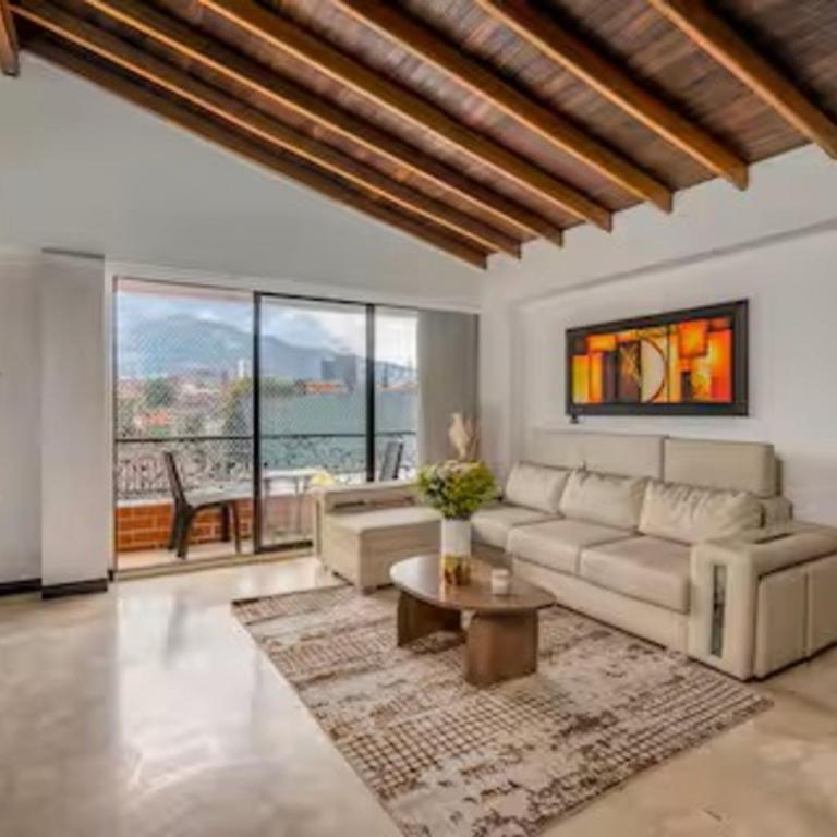 Urban 5th floor Living with AC unit 3Bed3bth no elevator 5 guests max - Apartment - 1