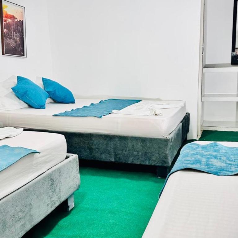 Hotel MB - Habitación Familiar Deluxe - 1