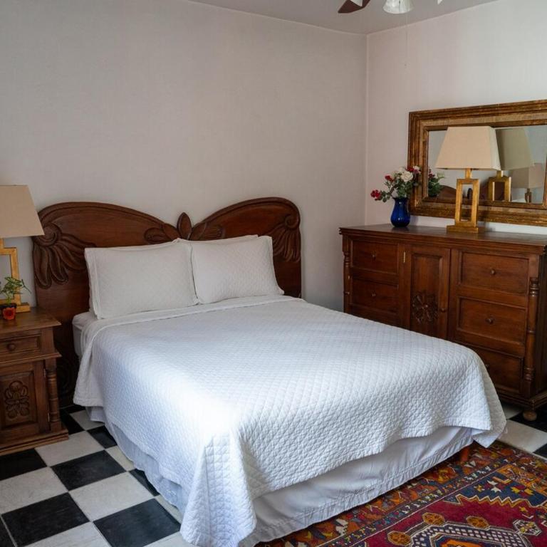 Art and garden home - One-Bedroom Villa - 5