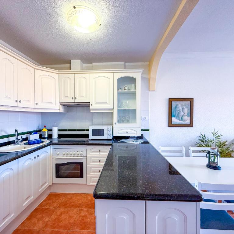 Magnificent Balcon with Sea and Pool View - Apartamento de 1 dormitorio - 7