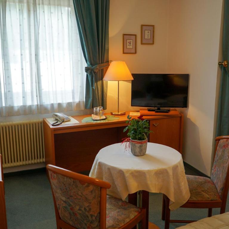 Pension Besser - Doppelzimmer mit Balkon - 4