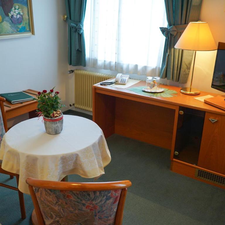 Pension Besser - Doppelzimmer mit Balkon - 6