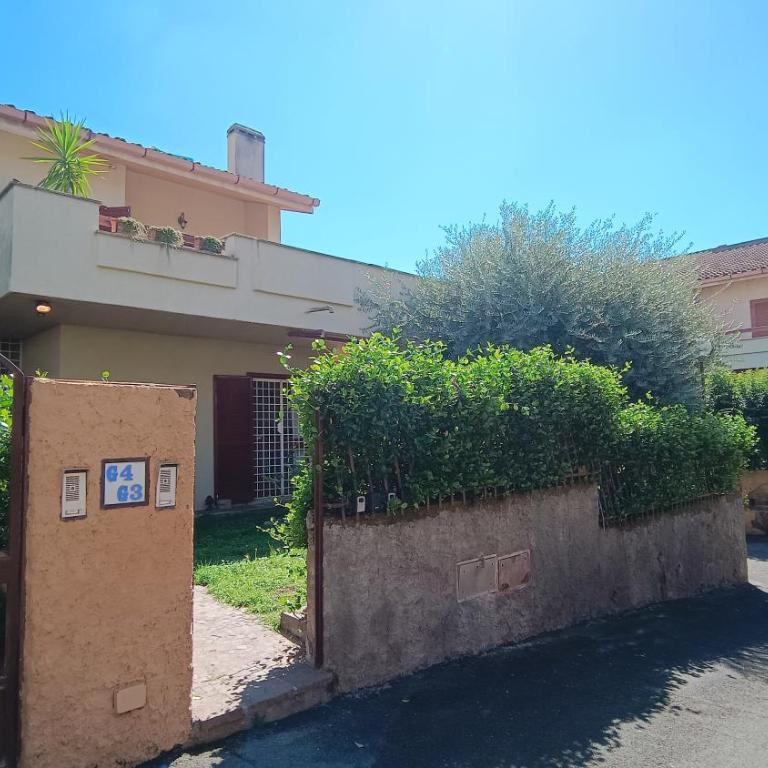 Pit stop in Villa nel Verde a Roma-Aeroporto di Ciampino - Villa con Vista Giardino - 5