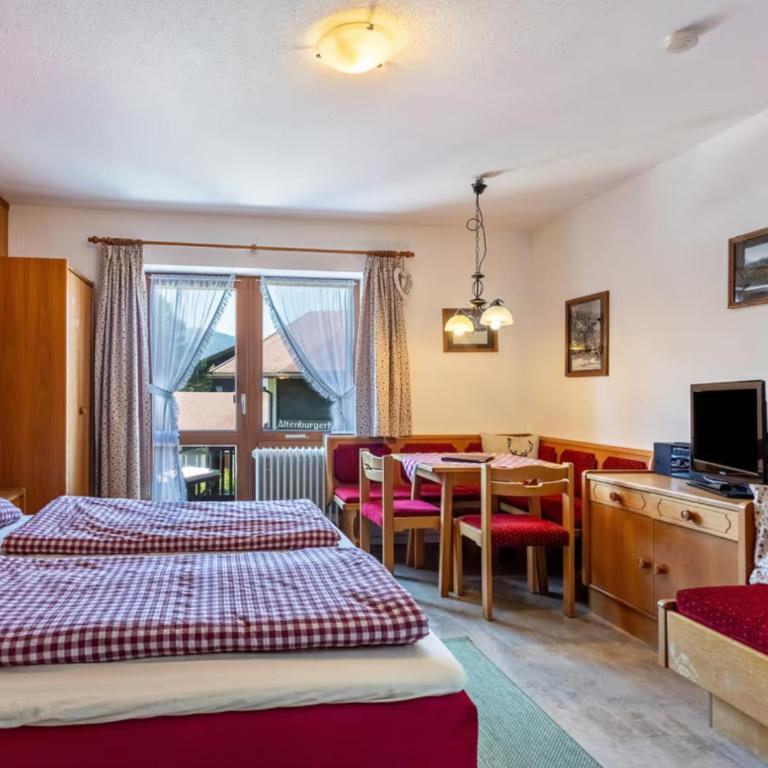 Alpenhaus Julia - Apartment mit 1 Schlafzimmer und Balkon - 1