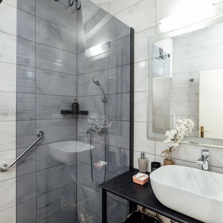 Galija - Apartment with Sea View - 4