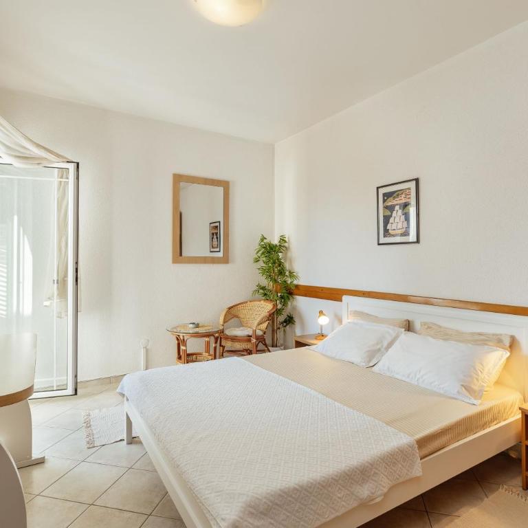 Galija - Deluxe Double Room with Balcony - 4