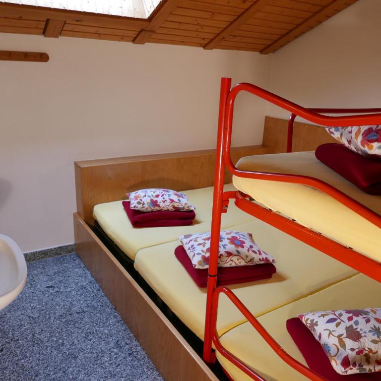 Hotel&Hostel Montarina - Dormitorio Privato con Bagno in Comune (3 Adulti) - 2