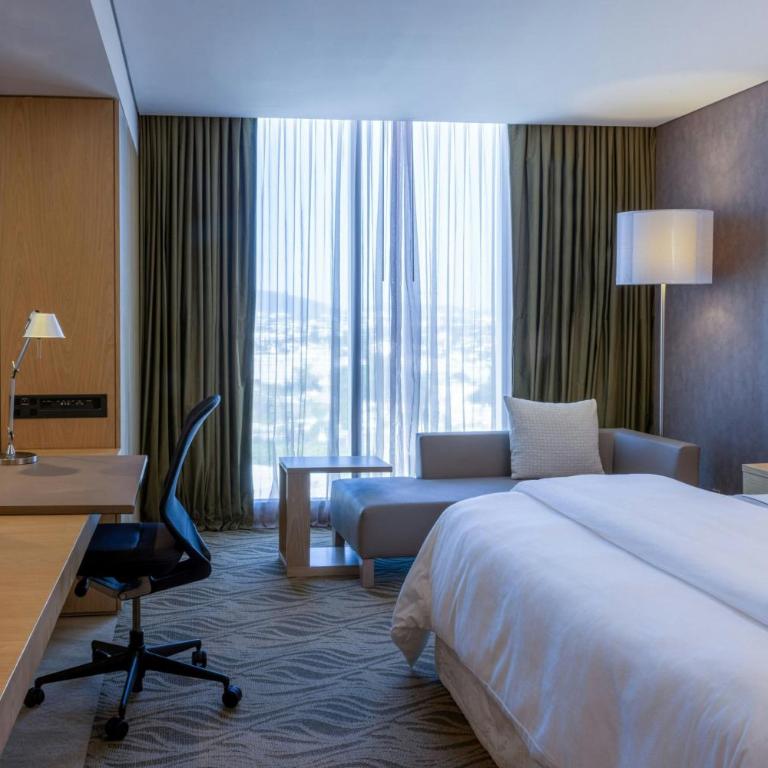 The Westin Guadalajara - Habitación Deluxe con vistas a la ciudad - Cama extragrande - 4