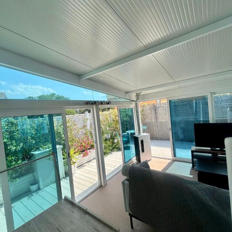 ROOFTOP-MarinaCentro-Unique-Beach-Fun-Smart-LoveApt-Train-Park - Appartamento con 1 Camera da Letto - 35