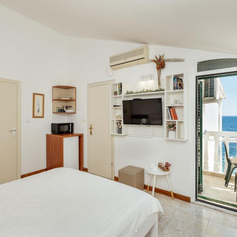 Galija - Deluxe Double Room with Balcony - 10