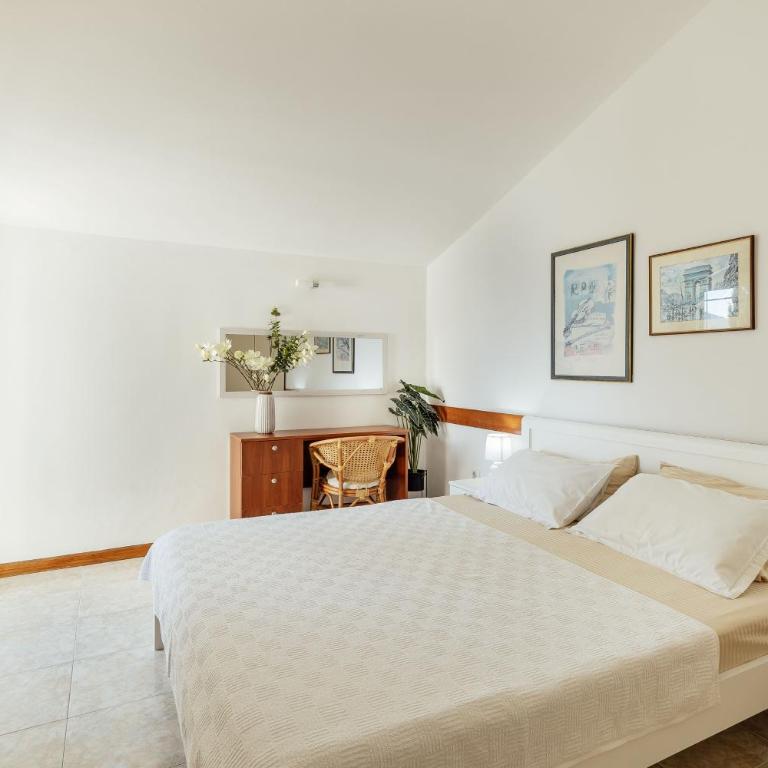 Galija - Deluxe Double Room with Balcony - 11