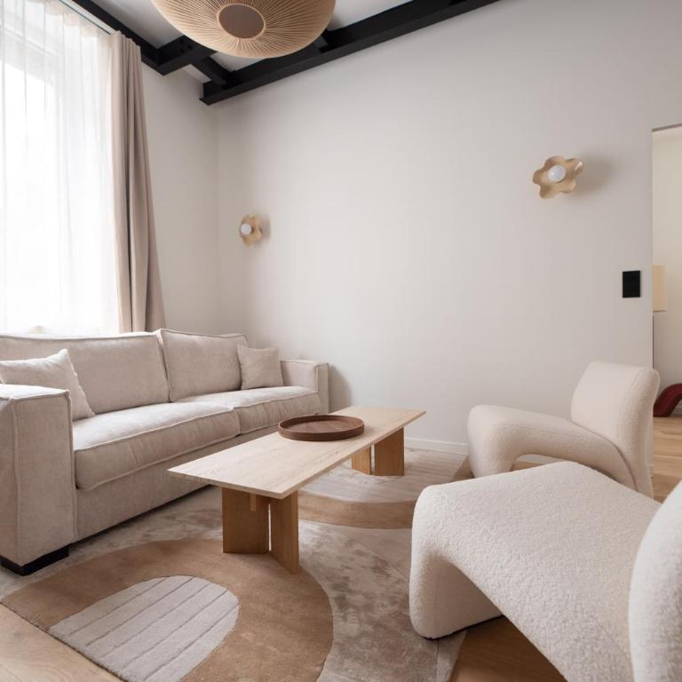 Chic Flat in Paris Center - One-Bedroom Deluxe Apartment - 8