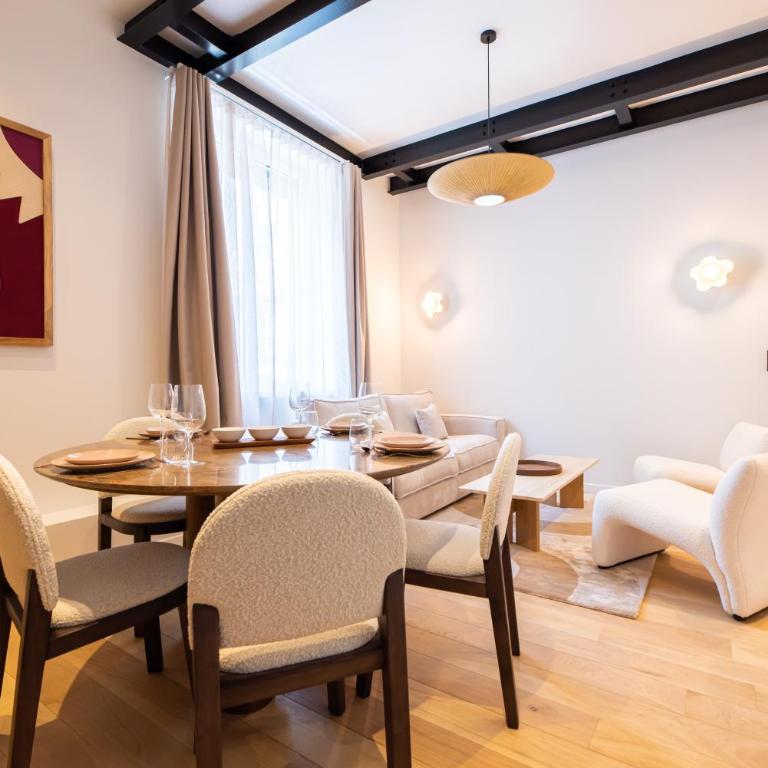 Chic Flat in Paris Center - One-Bedroom Deluxe Apartment - 10