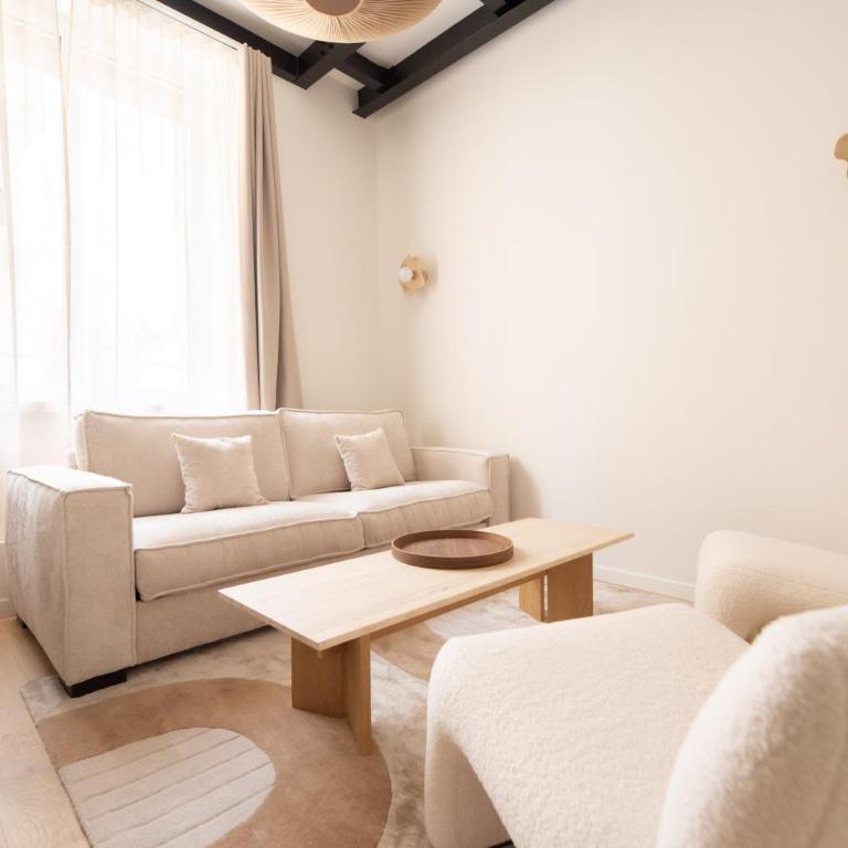Chic Flat in Paris Center - One-Bedroom Deluxe Apartment - 2