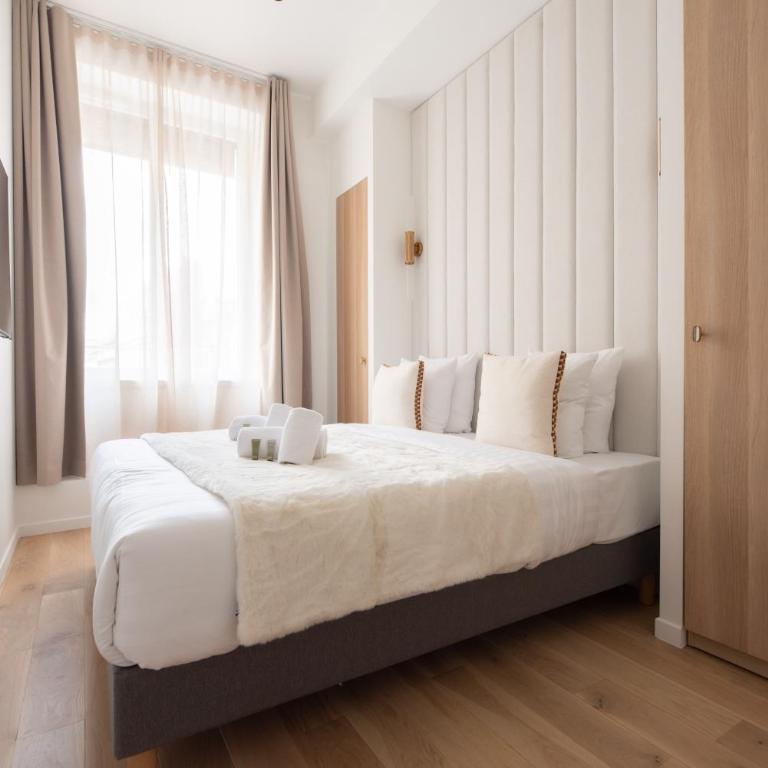 Chic Flat in Paris Center - One-Bedroom Deluxe Apartment - 19