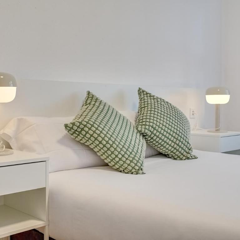 El Sol by Clabao - Three-Bedroom Apartment - 15