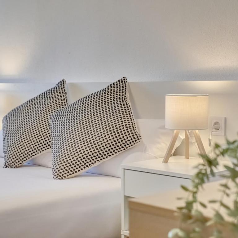 El Sol by Clabao - Three-Bedroom Apartment - 20