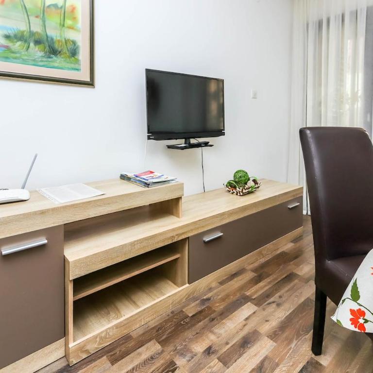 Dino 2 stan za odmor na dobroj lokaciji - Two-Bedroom Apartment - 7