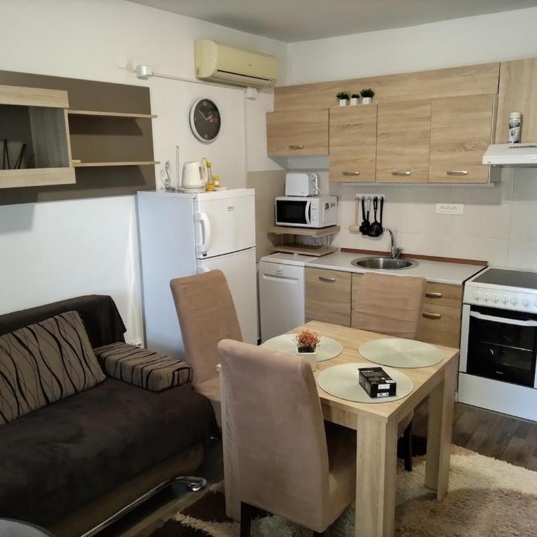 Dino 2 stan za odmor na dobroj lokaciji - Two-Bedroom Apartment - 1
