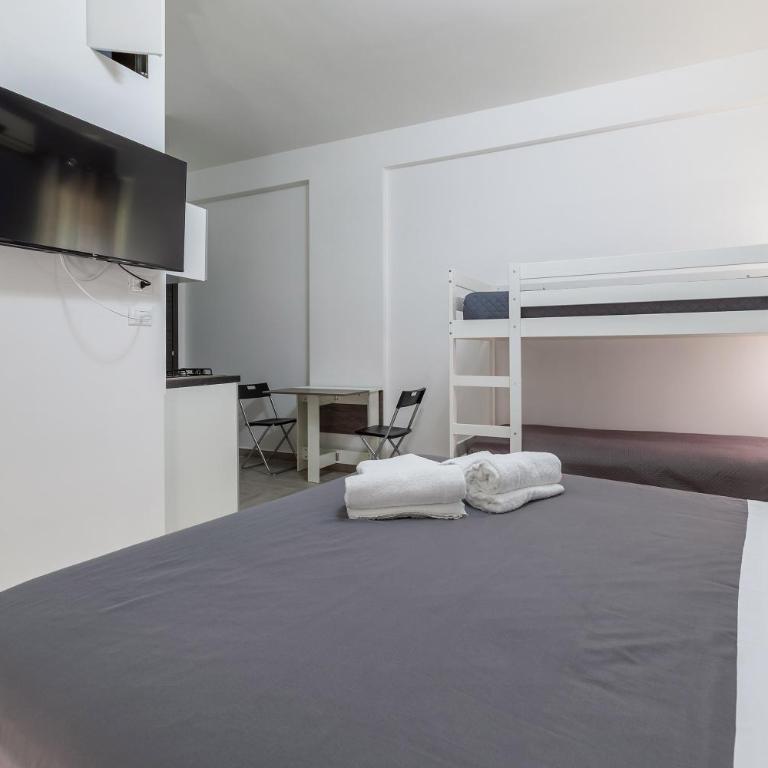 4 Rooms - Camera Quadrupla - 17