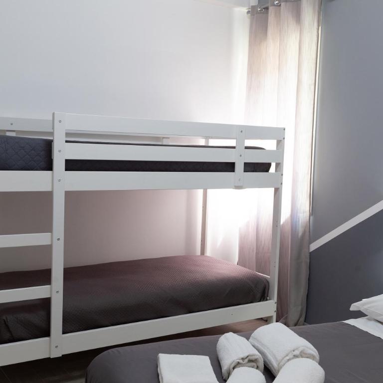 4 Rooms - Camera Quadrupla - 9