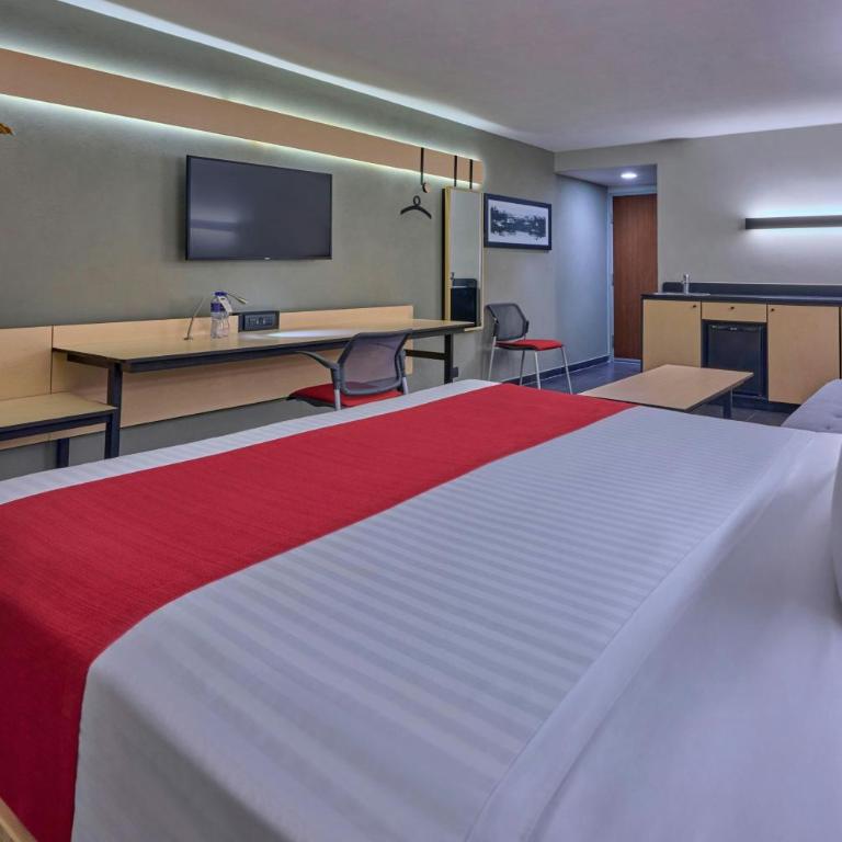 City Express by Marriott La Paz - Habitación Doble Superior con sofá cama - 2