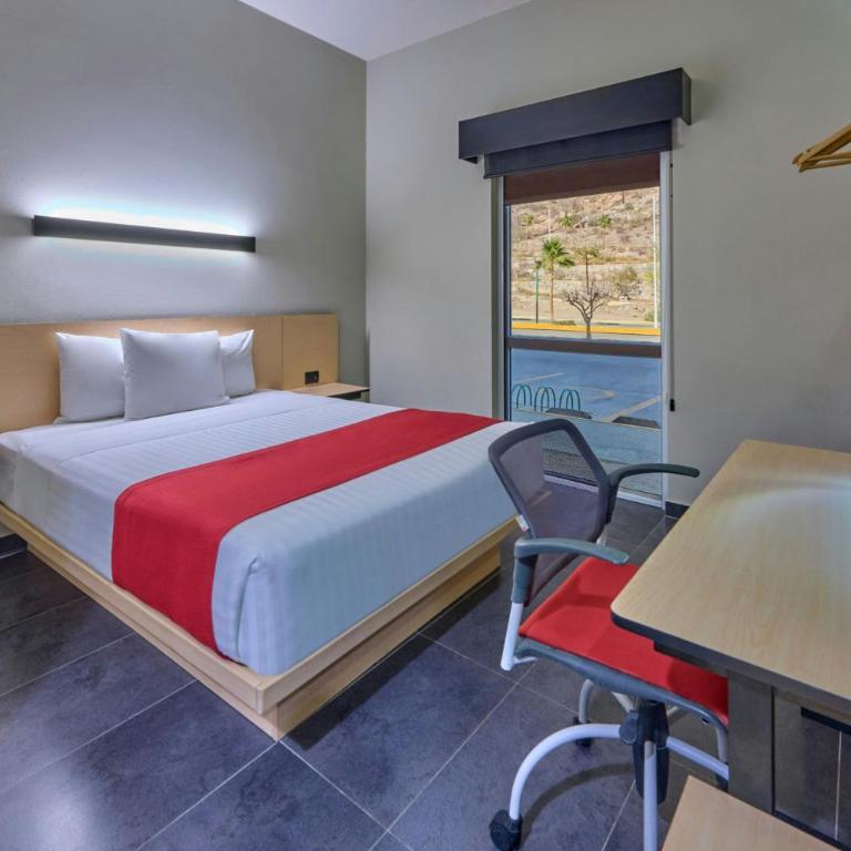 City Express by Marriott La Paz - Habitación con cama grande - 8