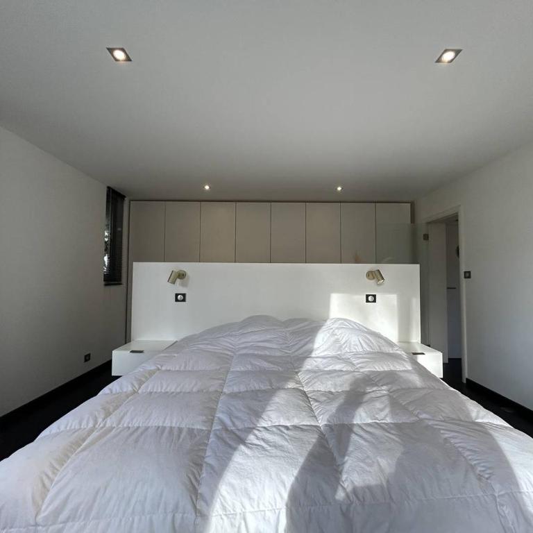 LaMaisonBlanche - Villa - 9