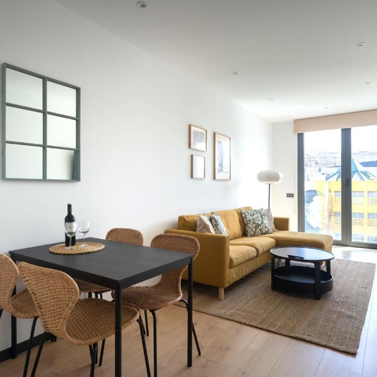 Gran apartamento cerca de playa Las Canteras con gimnasio A3B - Apartamento de 2 dormitorios - 1