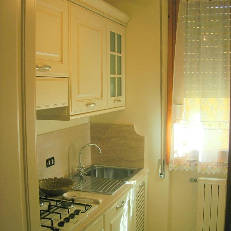 Casetta in Versilia - Appartamento con 2 Camere da Letto e Balcone - 4