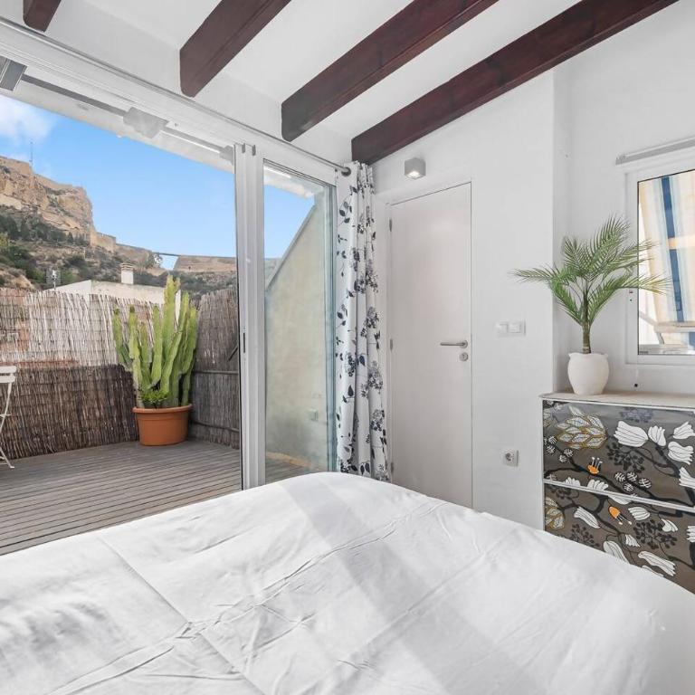 LovelyLoft San Anton - Four-Bedroom House - 40