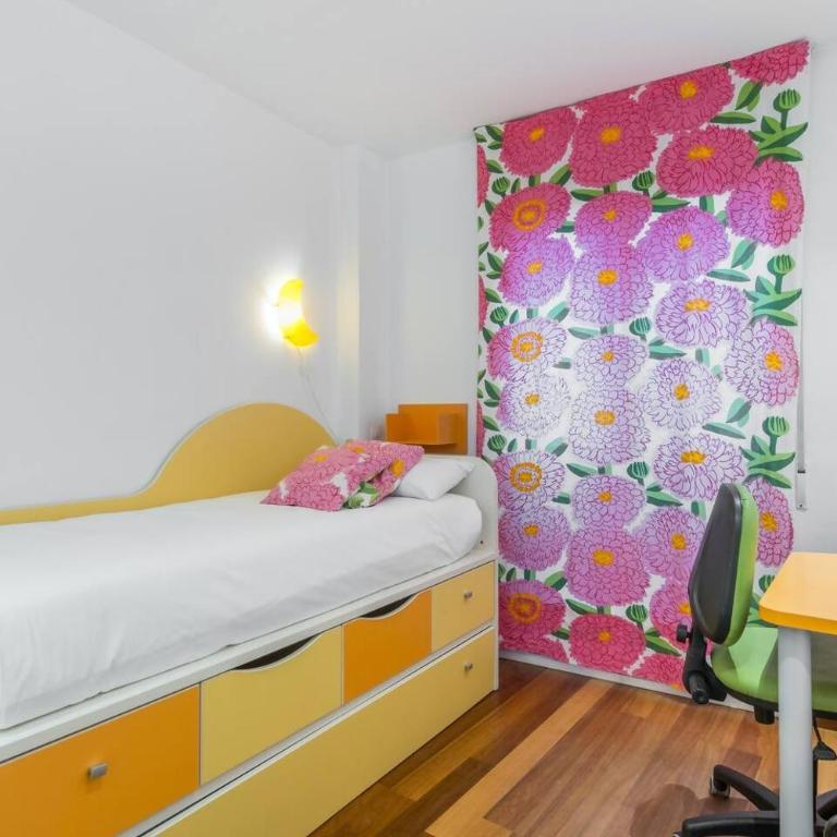 LovelyLoft San Anton - Four-Bedroom House - 32