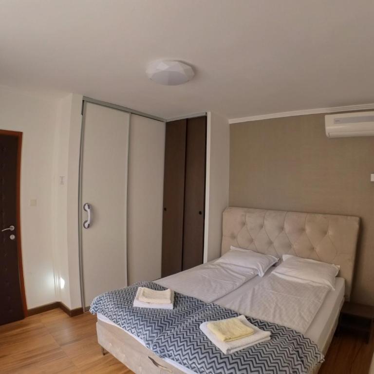 ĆIRO HOTEL -free parking - Deluks Soba sa Bračnim Krevetom (King-size) - 12