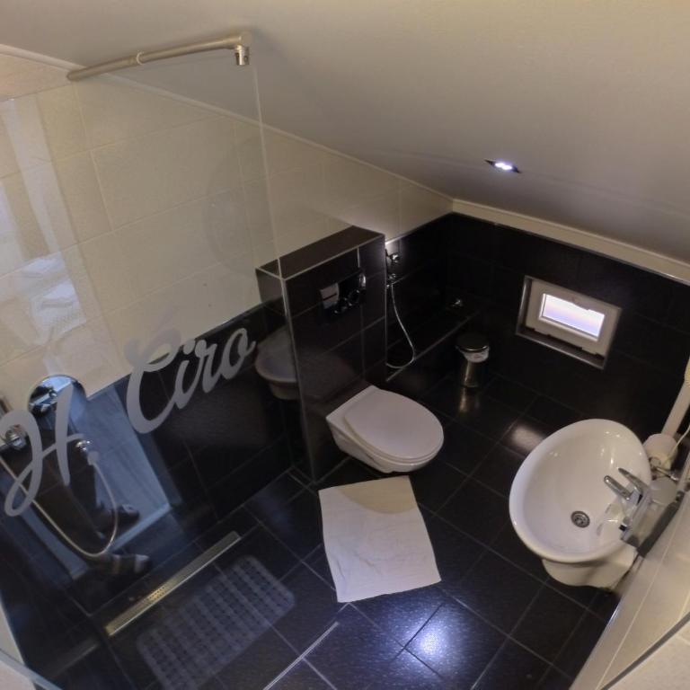 ĆIRO HOTEL -free parking - Deluks Soba sa Bračnim Krevetom (King-size) - 26