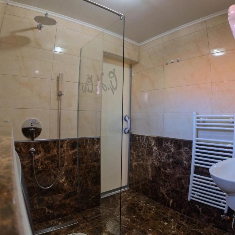 ĆIRO HOTEL -free parking - Deluks Soba sa Bračnim Krevetom (King-size) - 33
