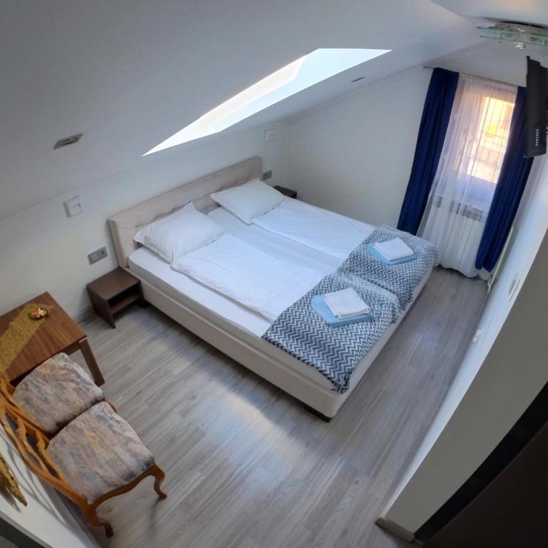 ĆIRO HOTEL -free parking - Deluks Soba sa Bračnim Krevetom (King-size) - 19