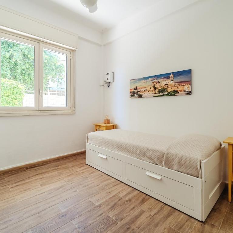 Charming Holiday Home in Palermo - Two-Bedroom House - 22