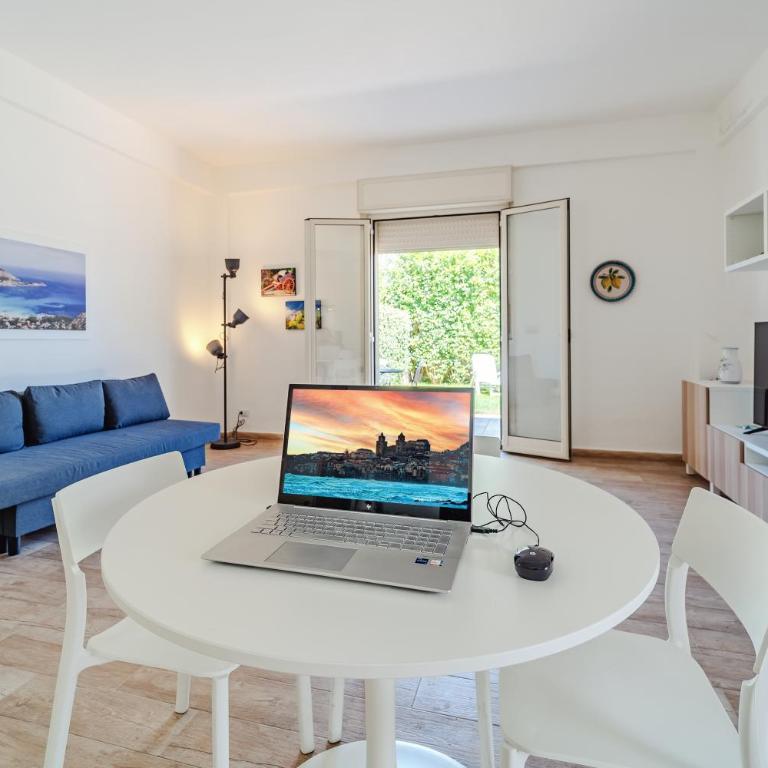 Charming Holiday Home in Palermo - Two-Bedroom House - 16