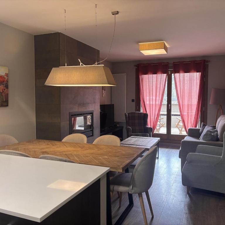 BPirineos-Paseo Eriste - Apartamento de 3 dormitorios - 2