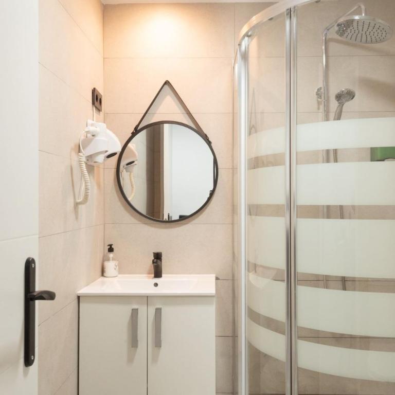 Apartamentos Day Madrid GRAN VIA I - Estudio Triple Estándar - 4