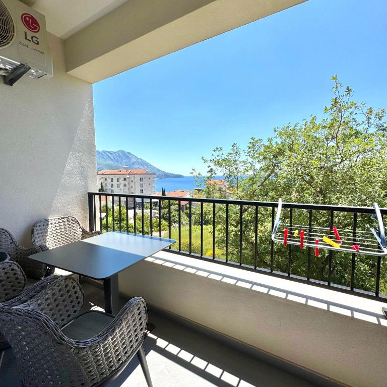 Bečići Relax Apartments - One-Bedroom Apartment - 2