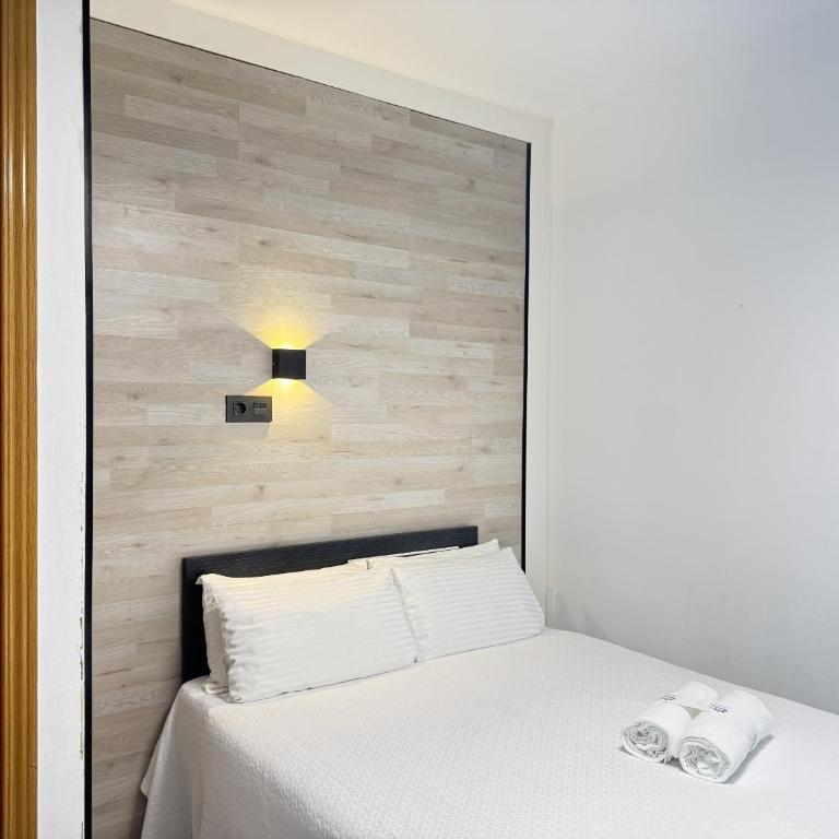 Apartamentos Day Madrid GRAN VIA I - Habitación Doble Económica - 4