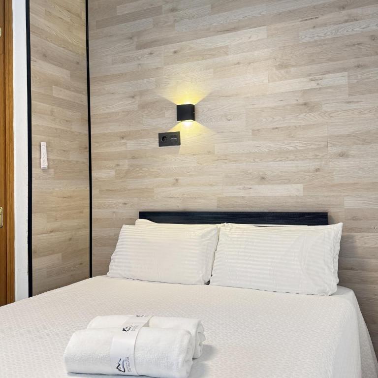 Apartamentos Day Madrid GRAN VIA I - Habitación Doble Económica - 7