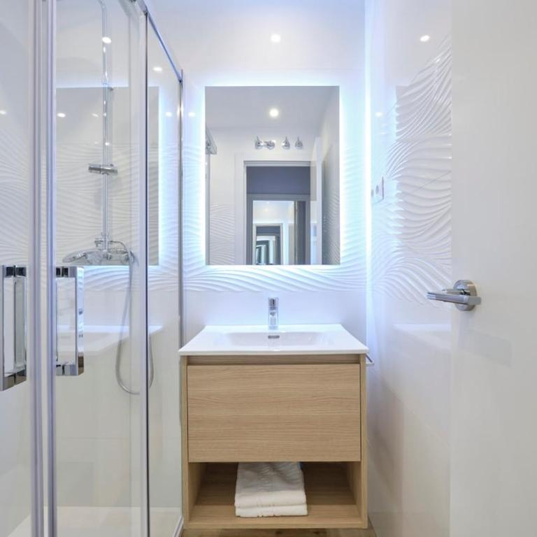 B City Centre La Latina WiFi AC - One-Bedroom Apartment - 7