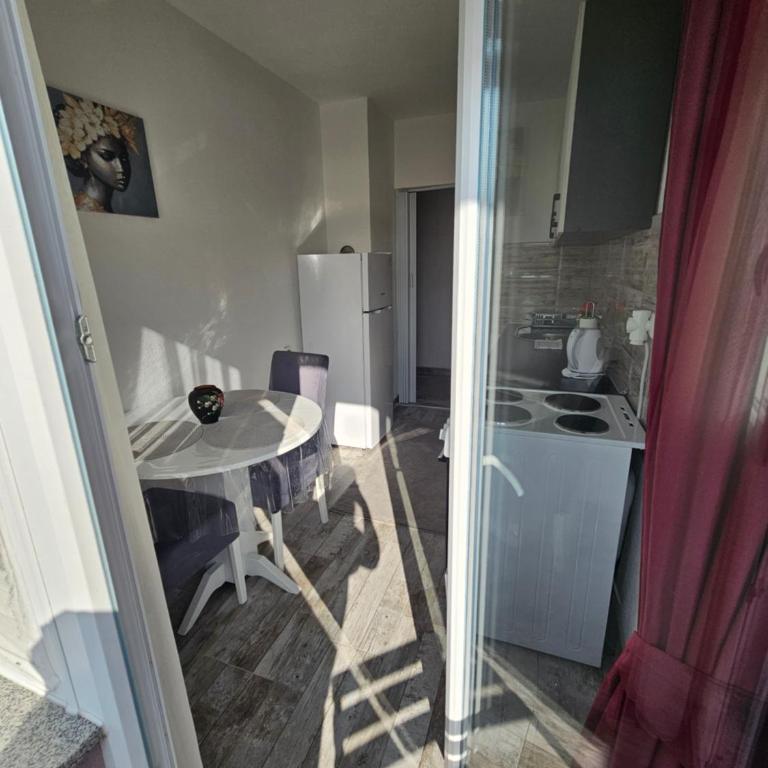Apartman Annie - One-Bedroom Apartment - 13