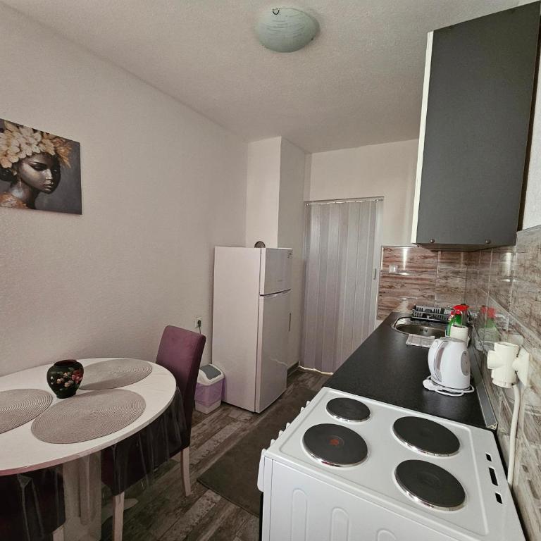 Apartman Annie - One-Bedroom Apartment - 11